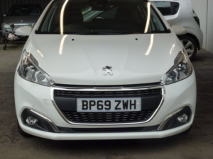 2019 Peugeot 208 1.5 Bluehdi Tech Edition Hatchback 5dr Diesel Manual Euro 6 (s/s) (100 Ps) in White — image 2