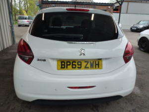 2019 Peugeot 208 1.5 Bluehdi Tech Edition Hatchback 5dr Diesel Manual Euro 6 (s/s) (100 Ps) in White — image 5