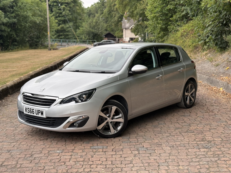 2016 Peugeot 308 1.2 Puretech Allure in Silver — image 1