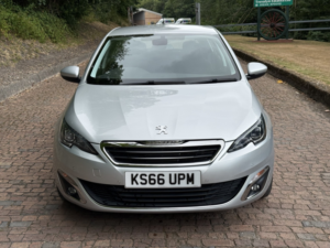 2016 Peugeot 308 1.2 Puretech Allure in Silver — image 3