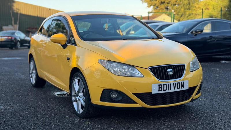 2011 SEAT Ibiza 1.6 Tdi Cr Sport Sport Coupe Euro 5 3dr in Yellow — image 1