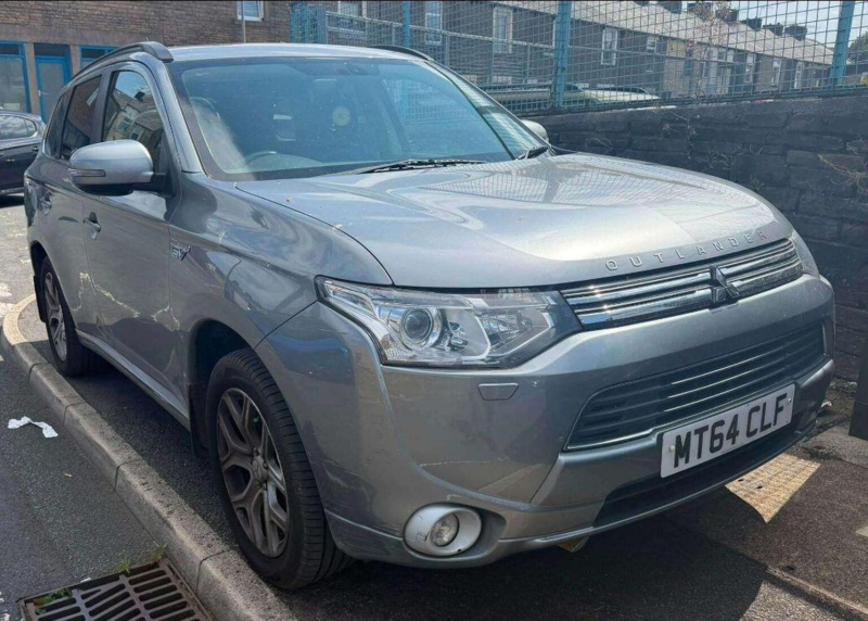 2014 Mitsubishi Outlander 2.0h 12kwh Gx4h CVT 4WD Euro 5 (s/s) 5dr in Other — image 1