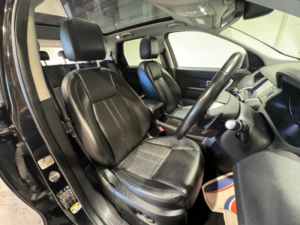 2015 Land Rover Discovery Sport 2.0 Td4 Hse Auto 4WD Euro 6 (s/s) 5dr in Black — image 3