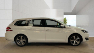 2016 Peugeot 308 Sw 1.2 Puretech Allure Eat Euro 6 (s/s) 5dr in White — image 5