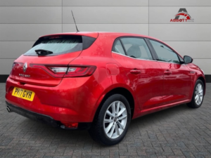 2017 Renault Megane 1.6 Dynamique Nav Dci 130 in Red — image 3