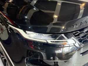 2019 Land Rover Range Rover Evoque 2.0 D180 R-Dynamic S(cat-S). in Black — image 3