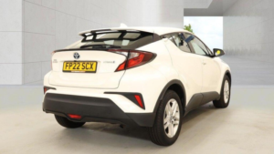 2022 Toyota C-Hr 1.8 Vvt-H Icon CVT Euro 6 (s/s) 5dr in White — image 5