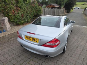 2007 Mercedes-Benz Sl 3.5 Sl350 in Silver — image 4