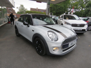2015 MINI Hatch 1.5 Cooper Euro 6 (s/s) 5dr in Silver — image 3