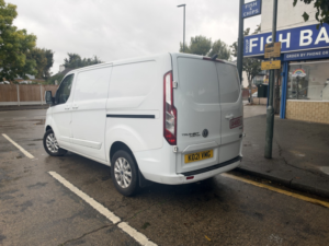 2021 Ford Transit Custom 1.0 Transit Custom Limited Van 340 L1 1.0l Ecoboost 126ps PHEV Fwd 1 Speed Automatic in White — image 3