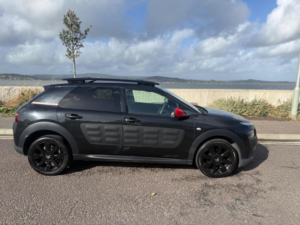 2015 Citroen C4 Cactus 1.6 Bluehdi Flair Euro 6 (s/s) 5dr in Black — image 2