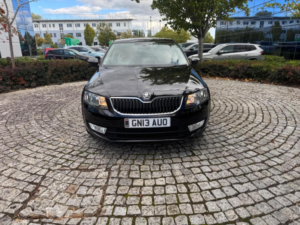 2013 Skoda Octavia 2.0 Tdi Elegance Euro 5 (s/s) 5dr in Black — image 2