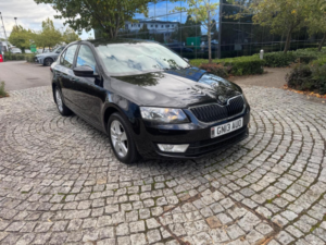 2013 Skoda Octavia 2.0 Tdi Elegance Euro 5 (s/s) 5dr in Black — image 5