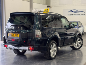 2018 Mitsubishi Shogun 3.2 Di-Dc Sg4 in Green — image 6