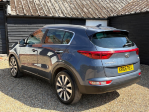 2016 Kia Sportage 1.7 Crdi 3 Euro 6 (s/s) 5dr in Blue — image 4