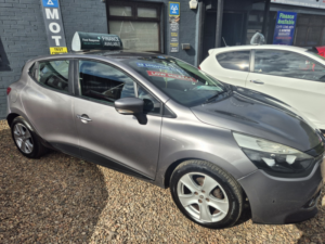 2013 Renault Clio 1.2 16v Expression + in Grey — image 6
