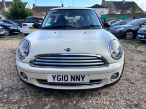 2010 MINI Hatch 1.4 One Hatch in White — image 5