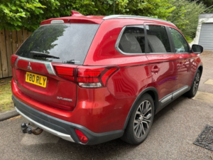 2017 Mitsubishi Outlander 2.2 Di-D 4 in Red — image 2