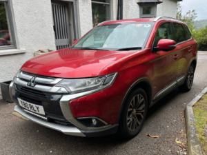 2017 Mitsubishi Outlander 2.2 Di-D 4 in Red — image 3