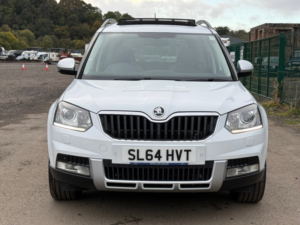 2014 Skoda Yeti 2.0 Tdi Laurin & Klement Outdoor 5dr Diesel Manual 4WD Euro 5 (170 Ps) in White — image 2