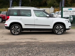 2014 Skoda Yeti 2.0 Tdi Laurin & Klement Outdoor 5dr Diesel Manual 4WD Euro 5 (170 Ps) in White — image 4