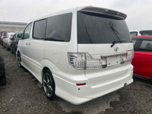 2008 Toyota Alphard 2.4 Toyota Alphard Platinum Selection 2 With Elevating Roof in White — image 3