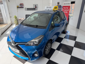 2016 Toyota Yaris 1.33 Dual Vvt-I Icon Euro 6 5dr in Blue — image 5