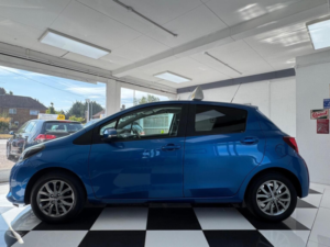2016 Toyota Yaris 1.33 Dual Vvt-I Icon Euro 6 5dr in Blue — image 6