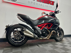 2011 Ducati Diavel 1198 Carbon Euro 3 in Red — image 5