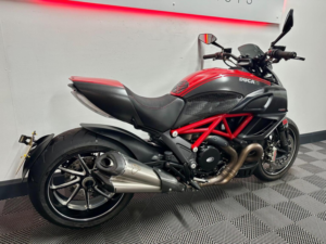 2011 Ducati Diavel 1198 Carbon Euro 3 in Red — image 6