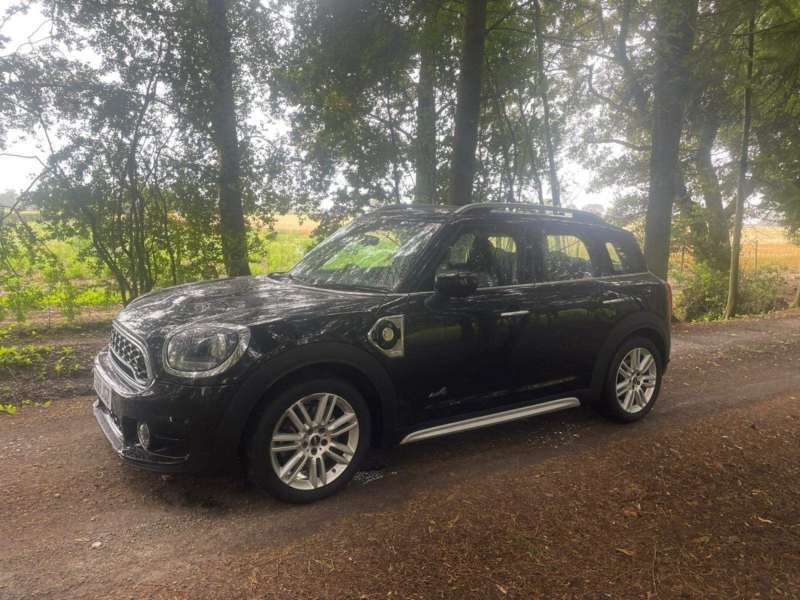 2019 MINI Countryman 1.5 10kwh Cooper Se Exclusive Auto All4 Euro 6 (s/s) 5dr in Black — image 1