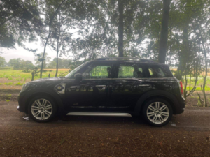 2019 MINI Countryman 1.5 10kwh Cooper Se Exclusive Auto All4 Euro 6 (s/s) 5dr in Black — image 2