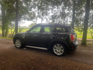2019 MINI Countryman 1.5 10kwh Cooper Se Exclusive Auto All4 Euro 6 (s/s) 5dr in Black — image 3