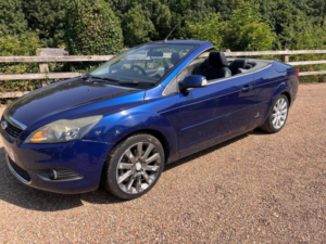 2009 Ford Focus Cc 2.0 Cc-2 2dr in Blue — image 4