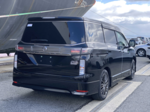2017 Nissan Elgrand 250 Hs Abercrombie + Fitch Edition in White — image 3