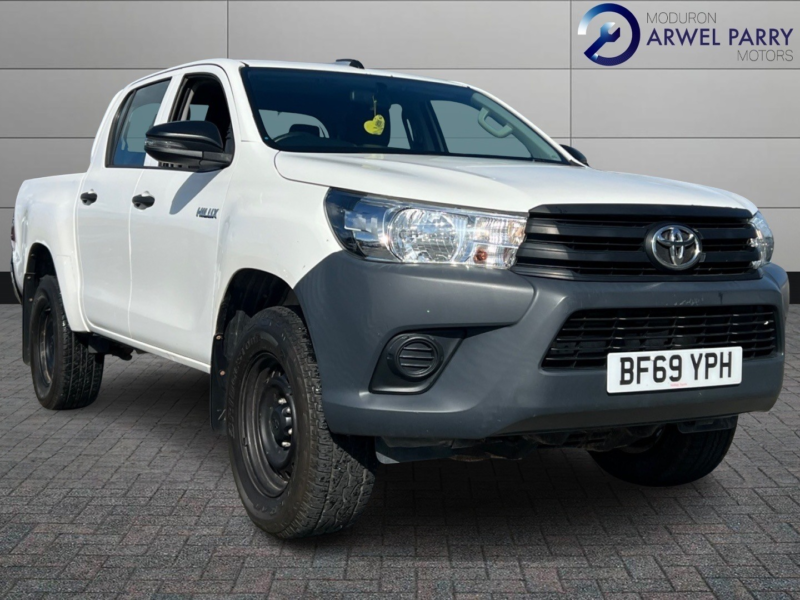 2019 Toyota Hilux 2.4 D-4d Active in White — image 1