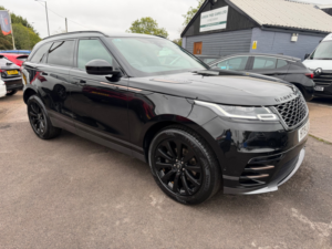 2019 Land Rover Range Rover Velar 2.0 P250 R-Dynamic Se SUV 5dr Petrol Auto 4WD Euro 6 (s/s) (250 Ps) in Black — image 3