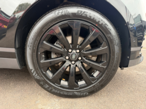 2019 Land Rover Range Rover Velar 2.0 P250 R-Dynamic Se SUV 5dr Petrol Auto 4WD Euro 6 (s/s) (250 Ps) in Black — image 4