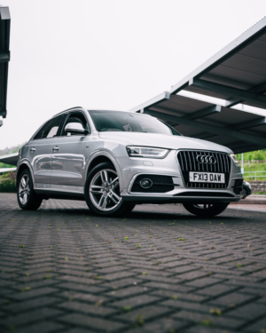 2013 Audi Q3 2.0 Tdi S Line SUV 5dr Diesel S Tronic Quattro Euro 5 (s/s) (177 Ps) in Silver — image 2
