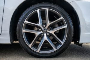 2015 Lexus Ct 1.8 200h F Sport Hatchback 5dr Petrol Hybrid CVT Euro 6 (s/s) (136 Ps) in White — image 3
