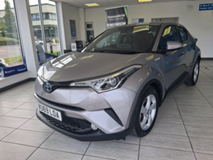 2019 Toyota C-Hr 1.8 Vvt-H Icon in Silver — image 2