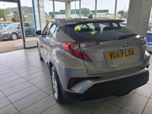 2019 Toyota C-Hr 1.8 Vvt-H Icon in Silver — image 3