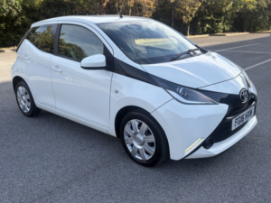 2016 Toyota Aygo 1.0 Vvt-I X-Play in White — image 4