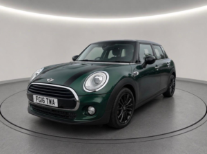 2016 MINI Clubman 1.5 Cooper Euro 6 (s/s) 6dr in Green — image 2