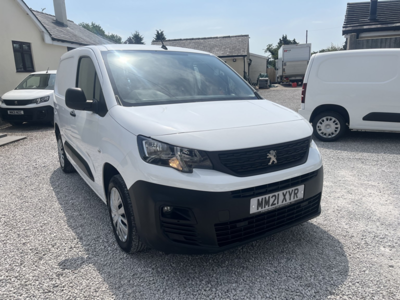 2021 Peugeot Partner 1.5 Bluehdi 1000 Professional in White — image 1