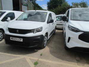 2023 Peugeot Partner 1.5 Partner Long 950 Professional Premium+ Bhdi 100 S&s Manual in White — image 3