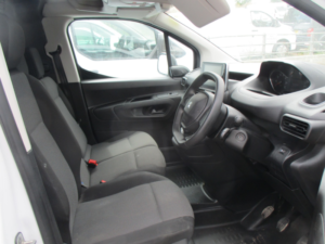 2023 Peugeot Partner 1.5 Partner Long 950 Professional Premium+ Bhdi 100 S&s Manual in White — image 4