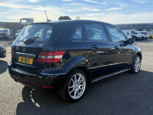 2009 Mercedes-Benz B Class 2.0 B180 Cdi Sport in Black — image 3