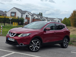 2014 Nissan Qashqai 1.5 Dci Tekna SUV 5dr Diesel Manual 2WD Euro 5 (s/s) (110 Ps) in Red — image 3