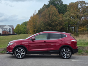 2014 Nissan Qashqai 1.5 Dci Tekna SUV 5dr Diesel Manual 2WD Euro 5 (s/s) (110 Ps) in Red — image 4